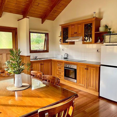 Daysy Hill Country Cottages Port Campbell Exterior photo