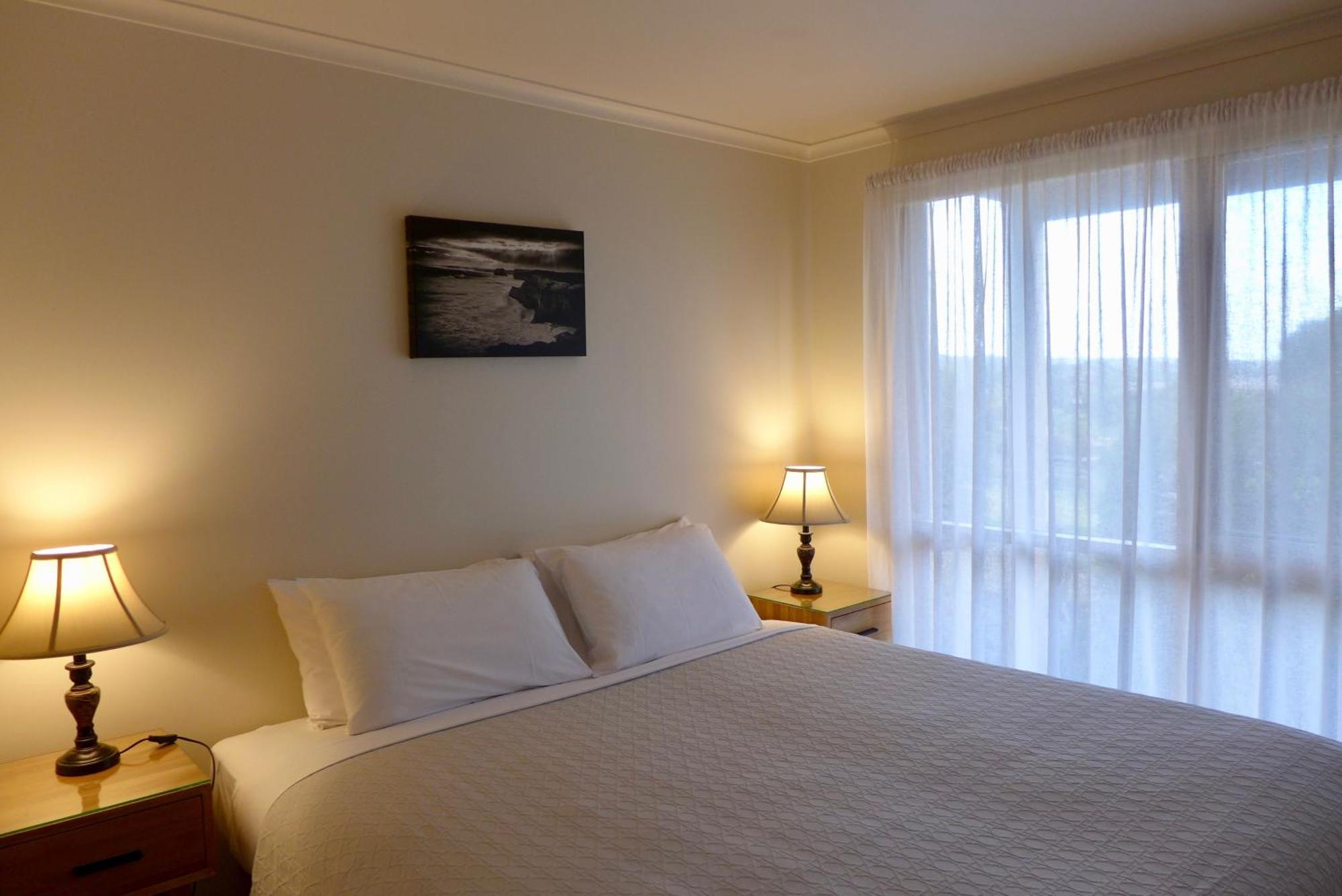Daysy Hill Country Cottages Port Campbell Room photo