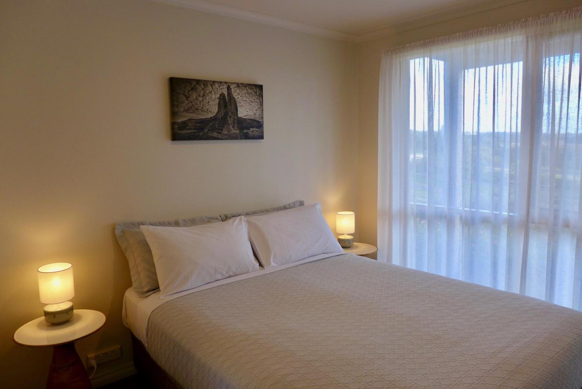 Daysy Hill Country Cottages Port Campbell Room photo